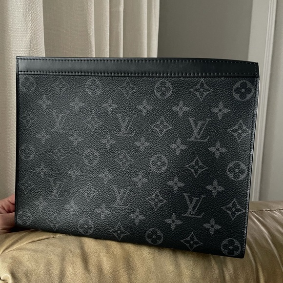 Louis Vuitton Pochette Voyage MM